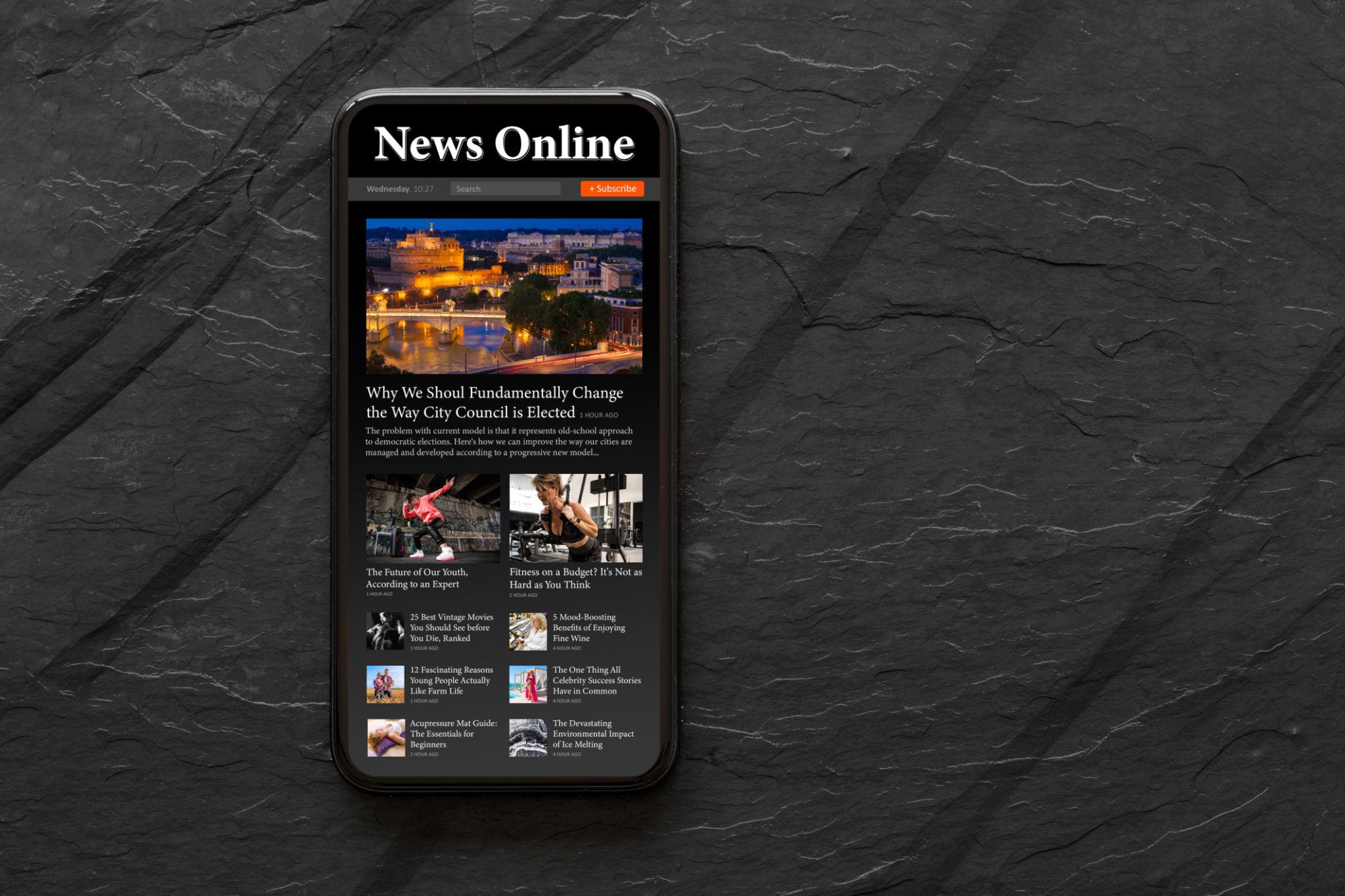 Người dùng có thể theo dõi thông báo mới trực tiếp trên website.